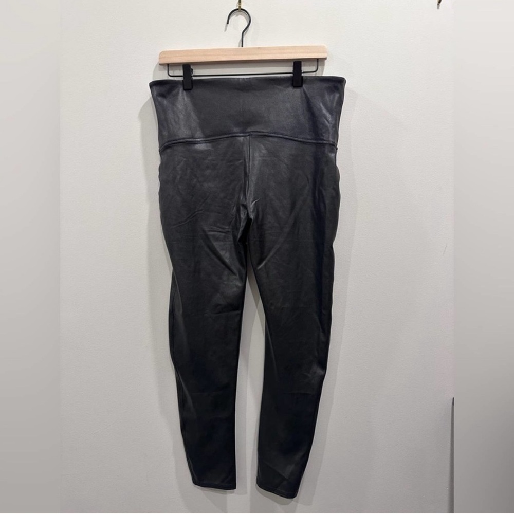 Spanx Faux Leather Leggings
Size 2x
EUC
